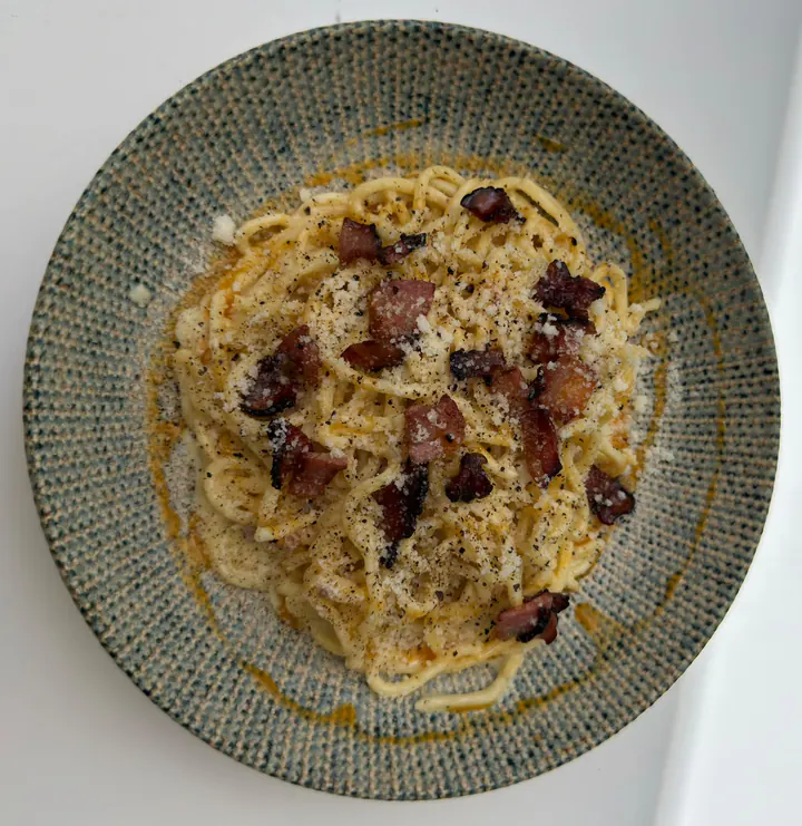 Pasta carbonara amb guanciale i pecorino
